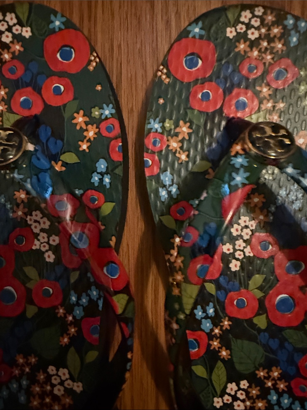 Tory Burch Green Floral Logo Flip Flops with Red Accents - Picture 3 of 5